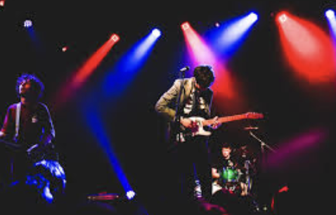 Will Toledo and Car Seat Headrest performing their song The Ending of Dramamine (Photo by Kenny Sun, Flickr). 
